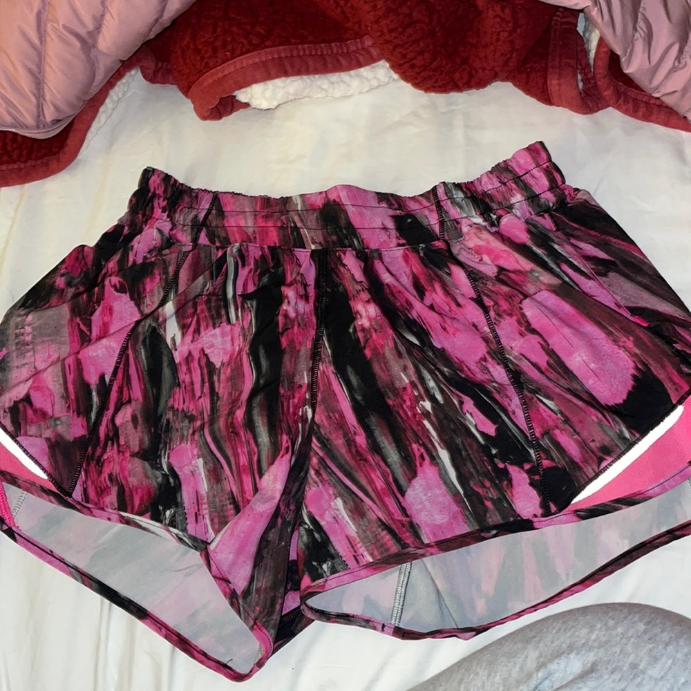 Pink black and white pattern lululemon hottty hot shorts 4 inch